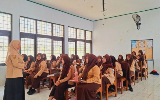 Peduli Kesehatan Mental, MAN 1 Majalengka Gelar Kegiatan Keputrian Rutin Siswi