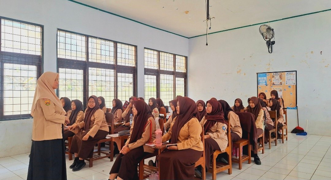 Peduli Kesehatan Mental, MAN 1 Majalengka Gelar Kegiatan Keputrian Rutin Siswi