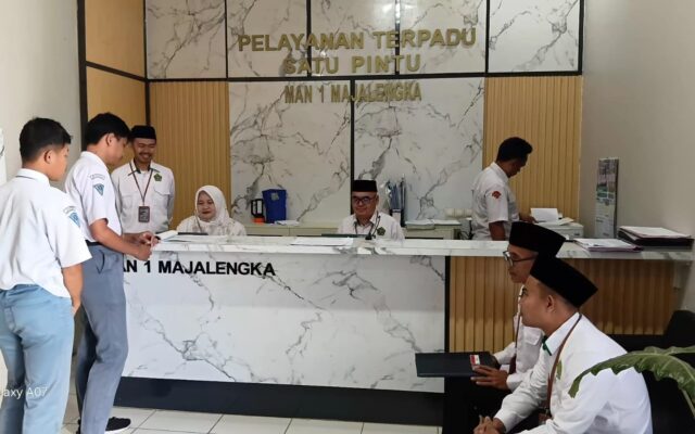 Tingkatkan Kualitas Layanan, MAN 1 Majalengka Optimalkan Peran PTSP Bagi Masyarakat