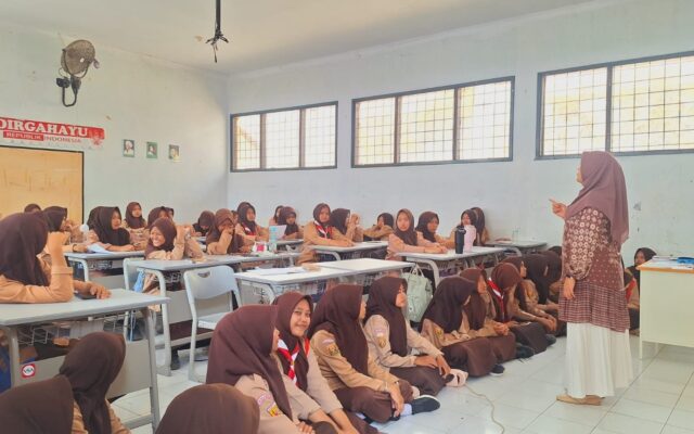 Bentuk Karakter Muslimah, Keputrian Kelas X MAN 1 Majalengka Usung Tema Perempuan Berharga