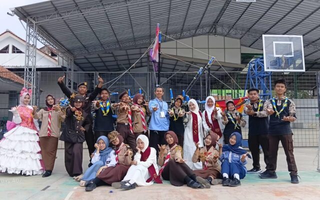 Koordinator Karnaval MAN 1 Majalengka Apresiasi Kreasi Siswa dan Ekstrakurikuler HUT Ke-81 RI