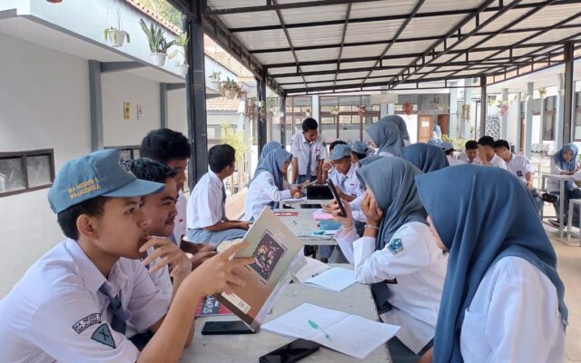 Tingkatkan Penalaran Siswa, Guru Fisika MAN 1 Majalengka Gelar Praktikum Virtual Alat Ukur