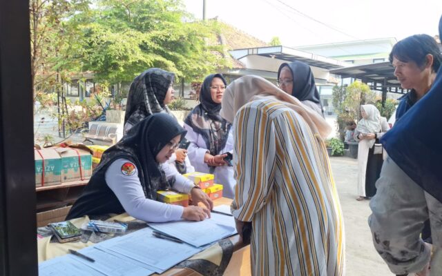 MAN 1 Majalengka Gelar Registrasi Kegiatan Rapat dengan Wali Murid Kelas X