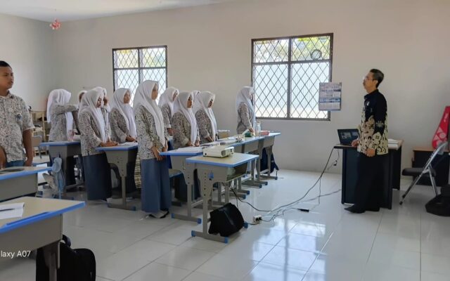 Meningkatkan Nasionalisme, Siswa MAN 1 Majalengka Serentak Menyanyikan Indonesia Raya Pukul 10.00 WIB