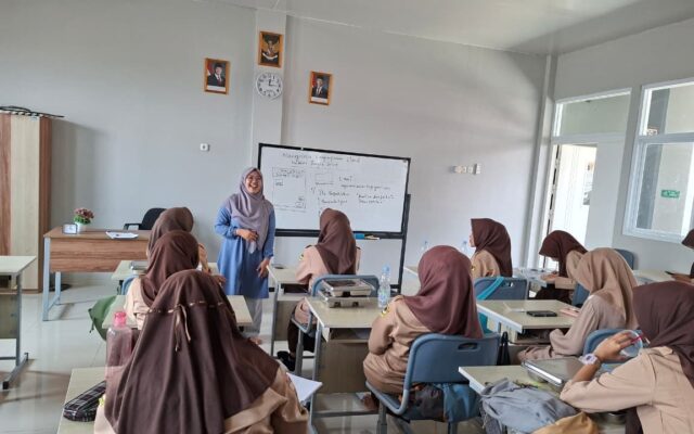 Jaga Kebersihan Diri, Keputrian XII MAN 1 Majalengka Edukasi Kesehatan Rambut Sehat