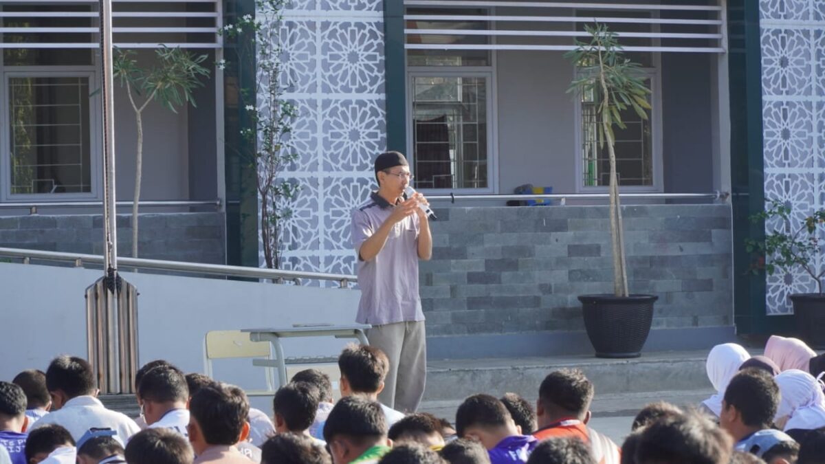 Momen Usai Kultum, Waka Humas MAN 1 Majalengka Sampaikan Pengumuman Penting
