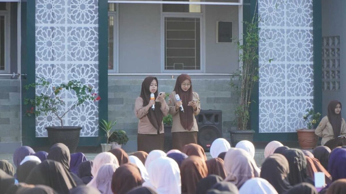 Tampil Maksimal dan Penghayatan, Siswa XII-6 MAN 1 Majalengka Sukses Jadi Petugas Kultum