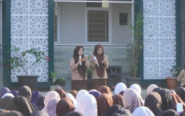 Tampil Maksimal dan Penghayatan, Siswa XII-6 MAN 1 Majalengka Sukses Jadi Petugas Kultum