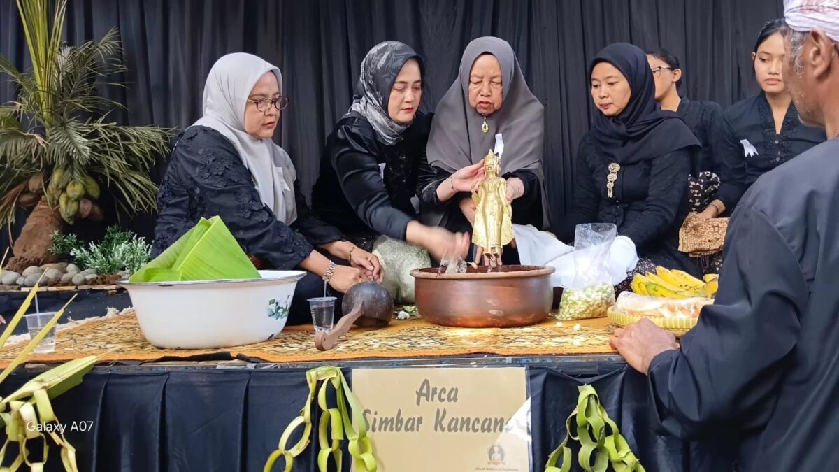 Resmi Jadi WBTb Nasional, Tradisi Nyiramkeun Pusaka Talaga Manggung Berlangsung Khidmat