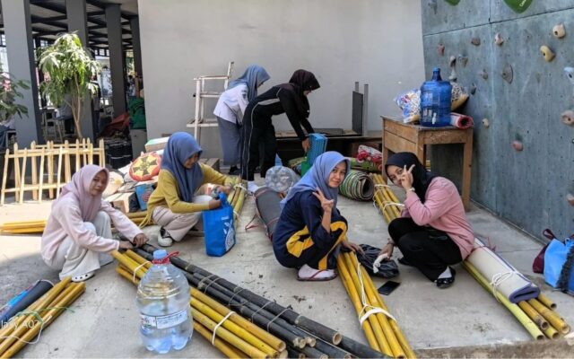 Sambut Perkemahan Bersama, Siswa MAN 1 Majalengka Matangkan Persiapan Perlengkapan