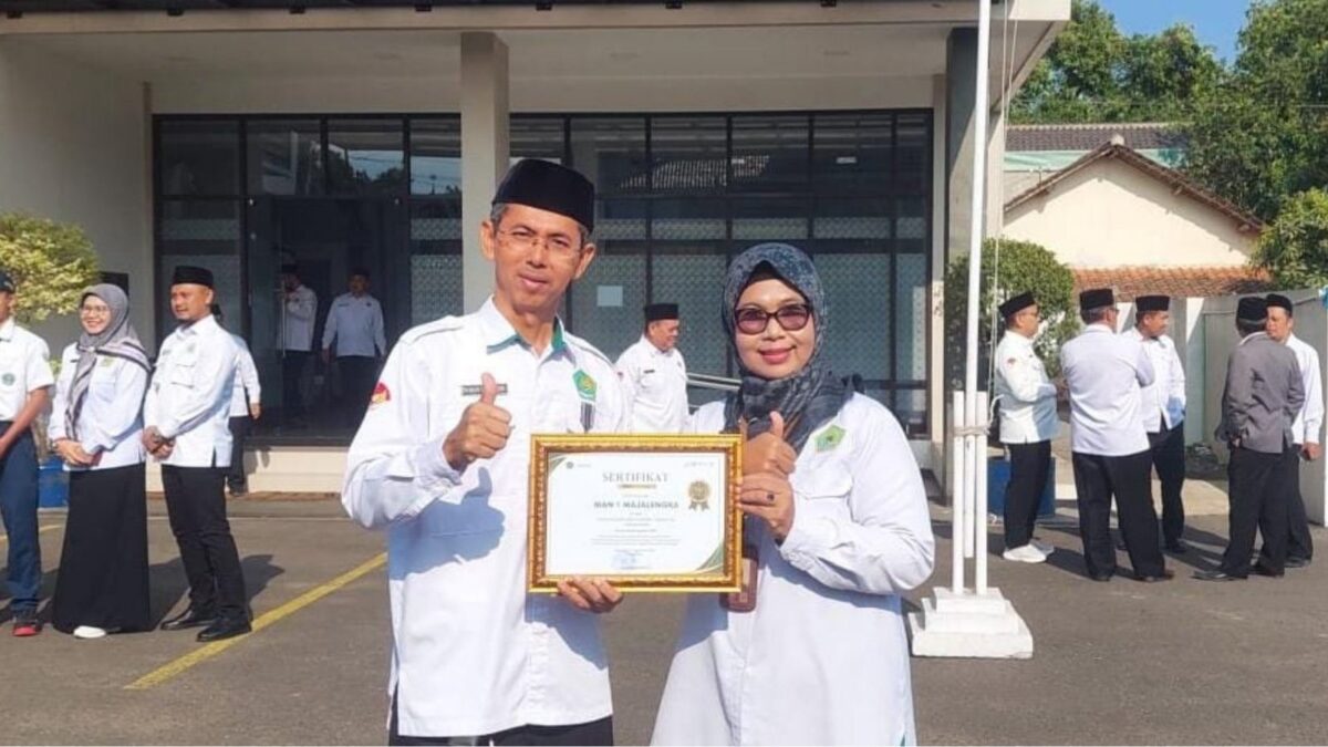 Perkuat Publikasi Kelembagaan, Waka Humas MAN 1 Majalengka Sinergi Bersama Pengawas Madrasah