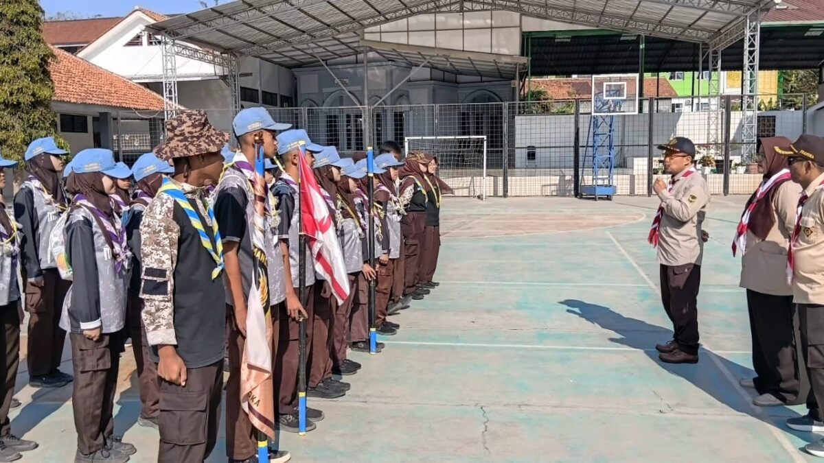 Plt Kepala MAN 1 Majalengka Lepas 22 Calon Penegak Bantara Tembus Rute 30 Kilometer