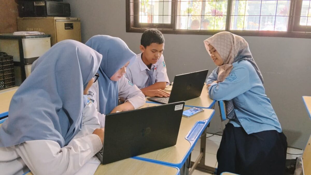 Siapkan Generasi Berprestasi, MAN 1 Majalengka Gelar Bimbingan Intensif OMI Bidang Ekonomi