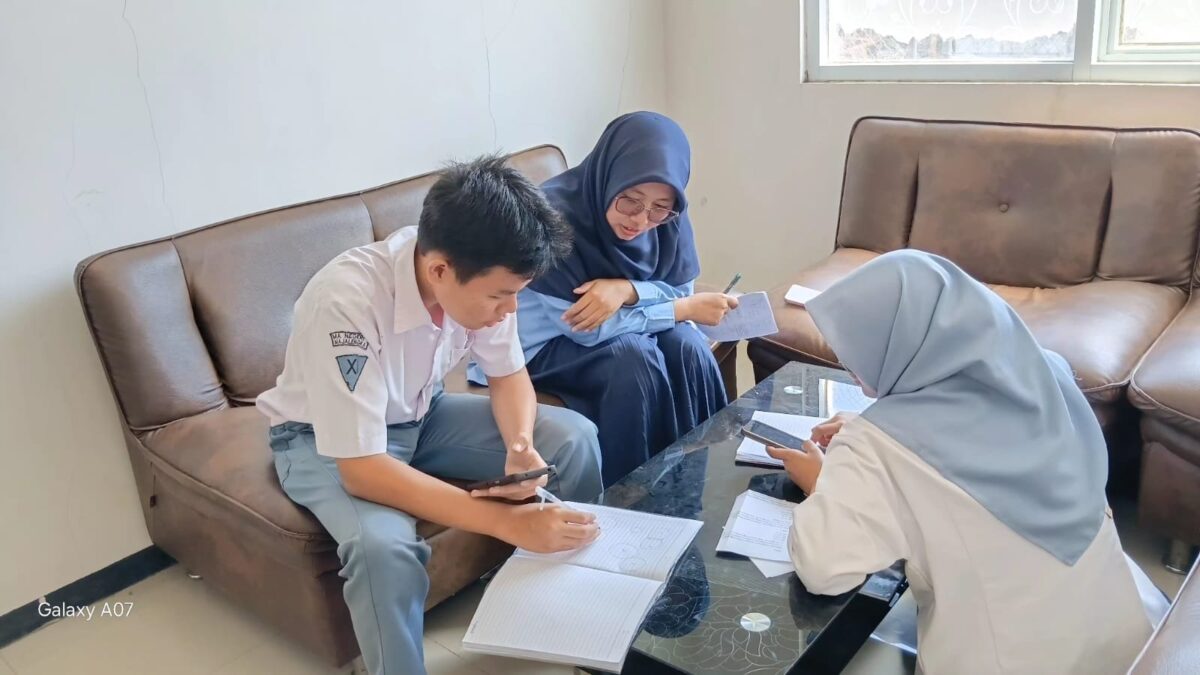 Asah Penalaran Tingkat Tinggi, Delegasi Matematika MAN 1 Majalengka Gelar Bimbingan Intensif OMI