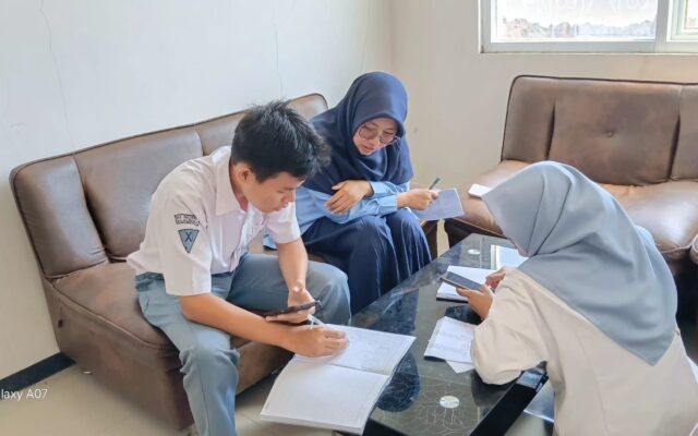 Asah Penalaran Tingkat Tinggi, Delegasi Matematika MAN 1 Majalengka Gelar Bimbingan Intensif OMI