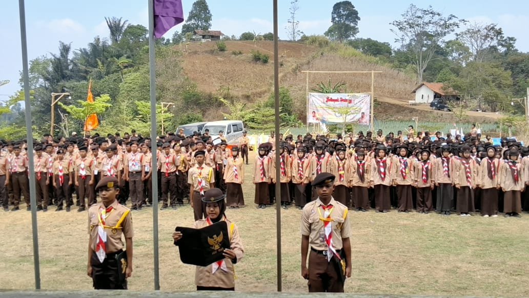 Siti Shofiatunnufus Sukses Bacakan UUD 1945 Pada Apel Perkemahan Ekstrakurikuler di Lebak Barat
