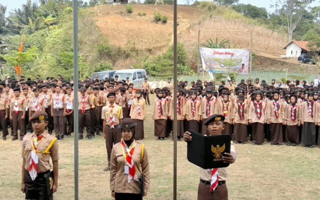 Muhammad Fadli Sukses Bacakan Dasa Darma pada Pembukaan Perkemahan Ekstrakurikuler dihadapan Kemenag Majalengka