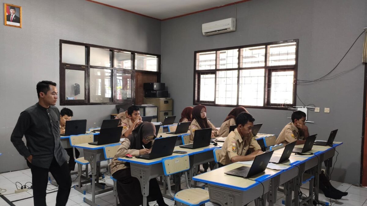 Mantapkan Persiapan, Siswa-siswi MAN 1 Majalengka Sukses Ikuti Simulasi OMI Sains