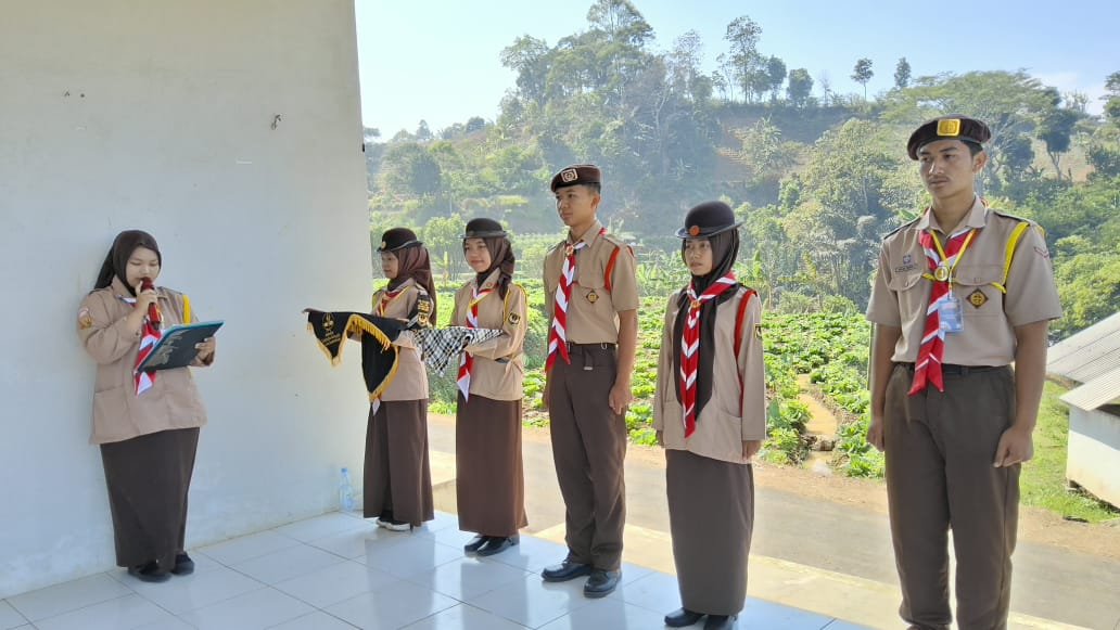 Khalisa Putri Ramadhani Memukau Jadi MC Apel Perkemahan Ekstrakurikuler di Buper Lebak Barat