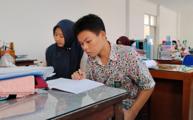 Mantapkan Materi Olimpiade, Guru MAN 1 Majalengka Intensifkan Bimbingan Matematika OMI
