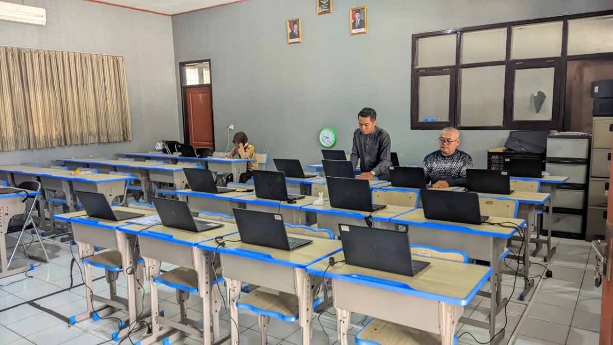 Matangkan Infrastruktur Digital, Proktor dan Teknisi MAN 1 Majalengka Siapkan Uji Coba OMI