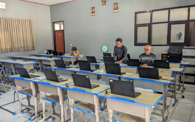 Matangkan Infrastruktur Digital, Proktor dan Teknisi MAN 1 Majalengka Siapkan Uji Coba OMI