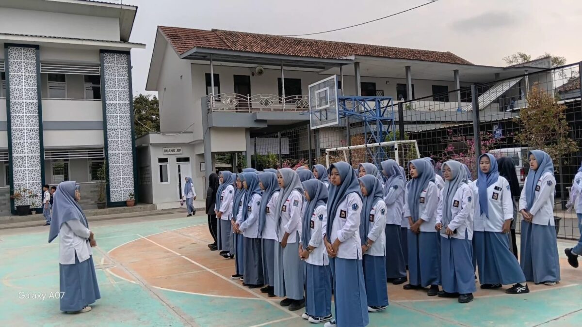 Inovasi Pembiasaan Pagi, MAN 1 Majalengka Fasilitasi Siswi Berhalangan dengan Bersholawat