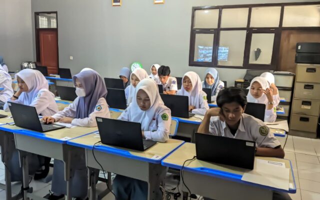 Biologi dan Kimia Tutup Hari Pertama OMI 2026 di MAN 1 Majalengka