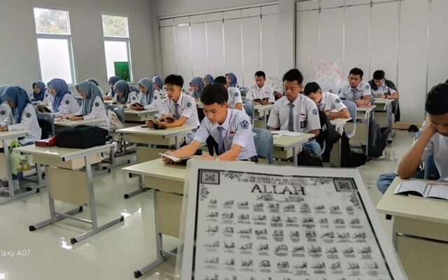 Tingkatkan Religiusitas Siswa, MAN 1 Majalengka Biaskan Pembacaan Asmaul Husna Sebelum KBM