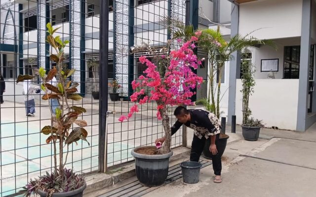 Pelihara Lingkungan Madrasah, ASN MAN 1 Majalengka Wujudkan Program Panca Cinta
