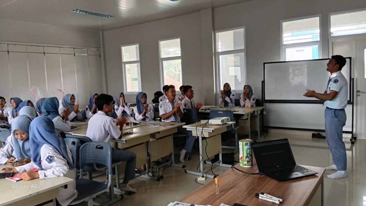 Ice Breaking Semarakkan Pembelajaran Fikih Siswa Kelas XII.2 MAN 1 Majalengka
