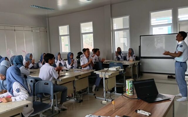Ice Breaking Semarakkan Pembelajaran Fikih Siswa Kelas XII.2 MAN 1 Majalengka