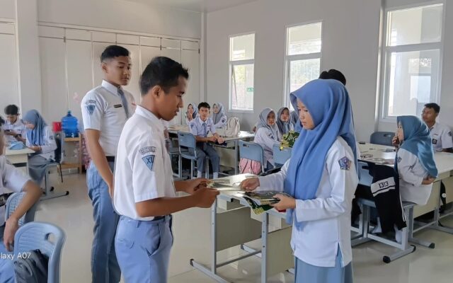 Tingkatkan Efektivitas Tadarus Siswa, Guru MAN 1 Majalengka Inisiasi Pendistribusian Al-Qur’an Per Juz Sesuai Absensi