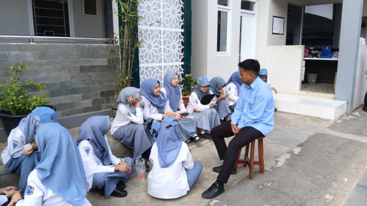 Sentuhan Humanis, Guru BK MAN 1 Majalengka Beri Pembinaan Santai Siswa Kelas XII
