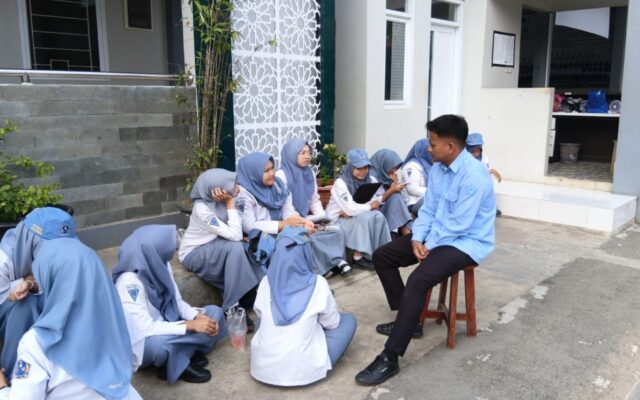 Sentuhan Humanis, Guru BK MAN 1 Majalengka Beri Pembinaan Santai Siswa Kelas XII