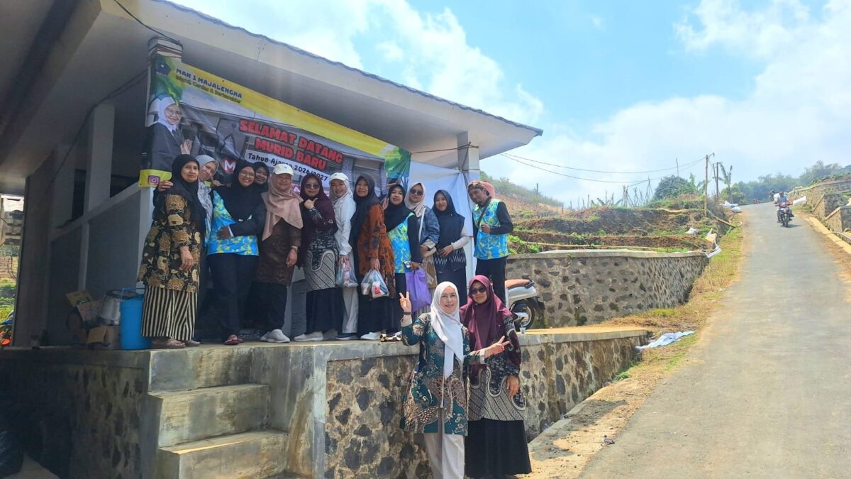 Pererat Silaturahmi, Guru MAN 1 Majalengka Tinjau Pelantikan Ekstrakurikuler di Lebak Barat
