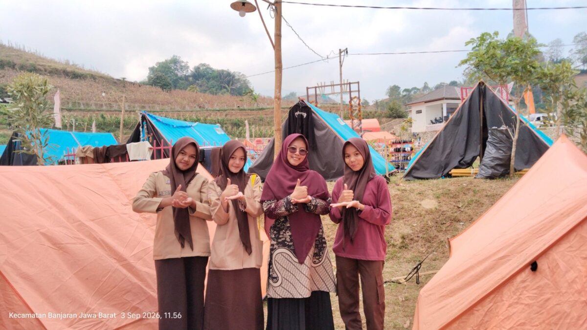 Tiga Siswi MAN 1 Majalengka Resmi Dilantik Jadi Penegak Bantara di Buper Lebak Barat