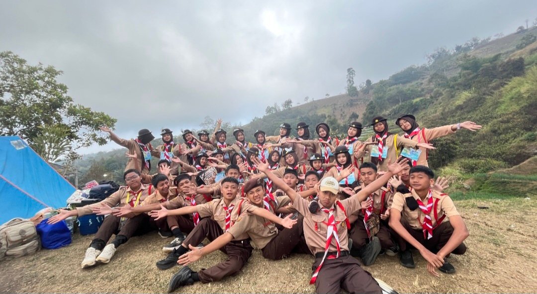 Tampil Solid, Kelas X9 MAN 1 Majalengka Sabet Juara Pionering dan Tenda Terbaik