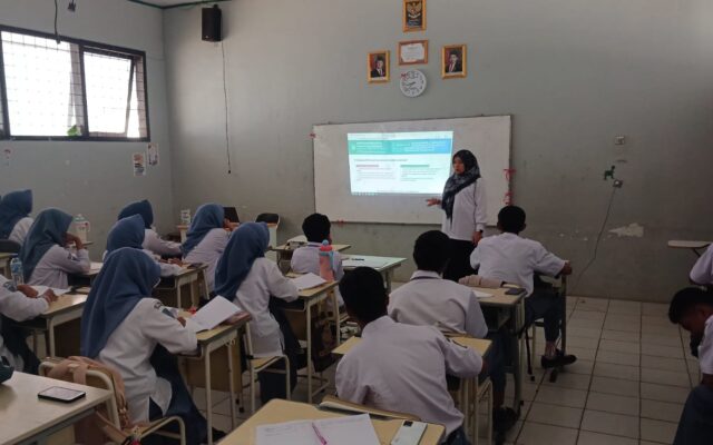Tingkatkan Kualitas Pembelajaran, Guru MAN 1 Majalengka Manfaatkan Canvas Gemini AI