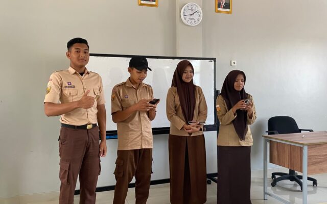Siswa XII.2 Tingkatkan Wawasan Sejarah Nusantara Melalui Presentasi Kesultanan Gowa