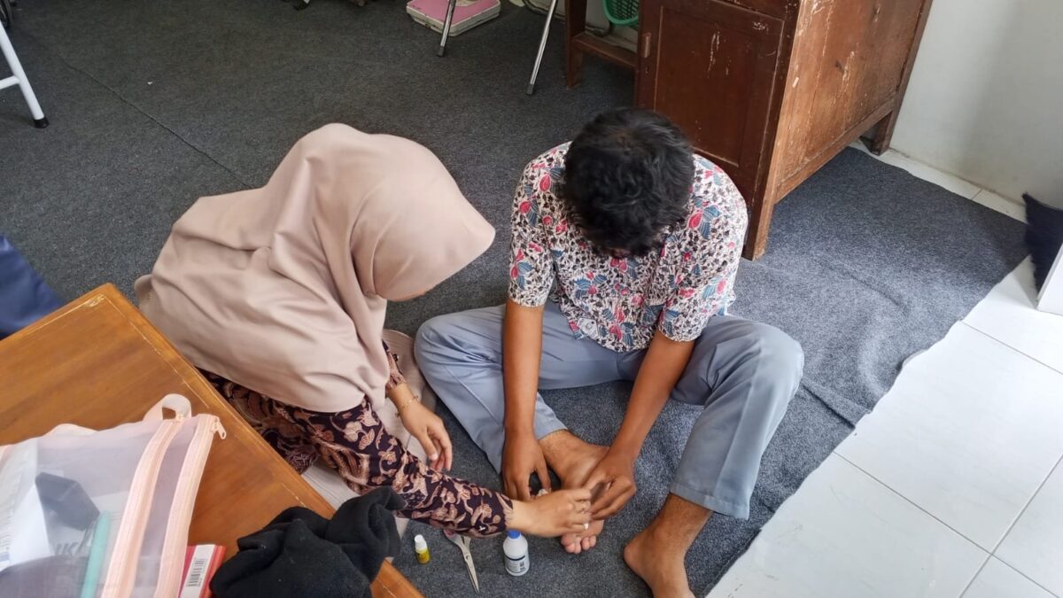 Siap Sigap, UKS MAN 1 Majalengka Berikan Pelayanan Kesehatan Pertolongan Pertama