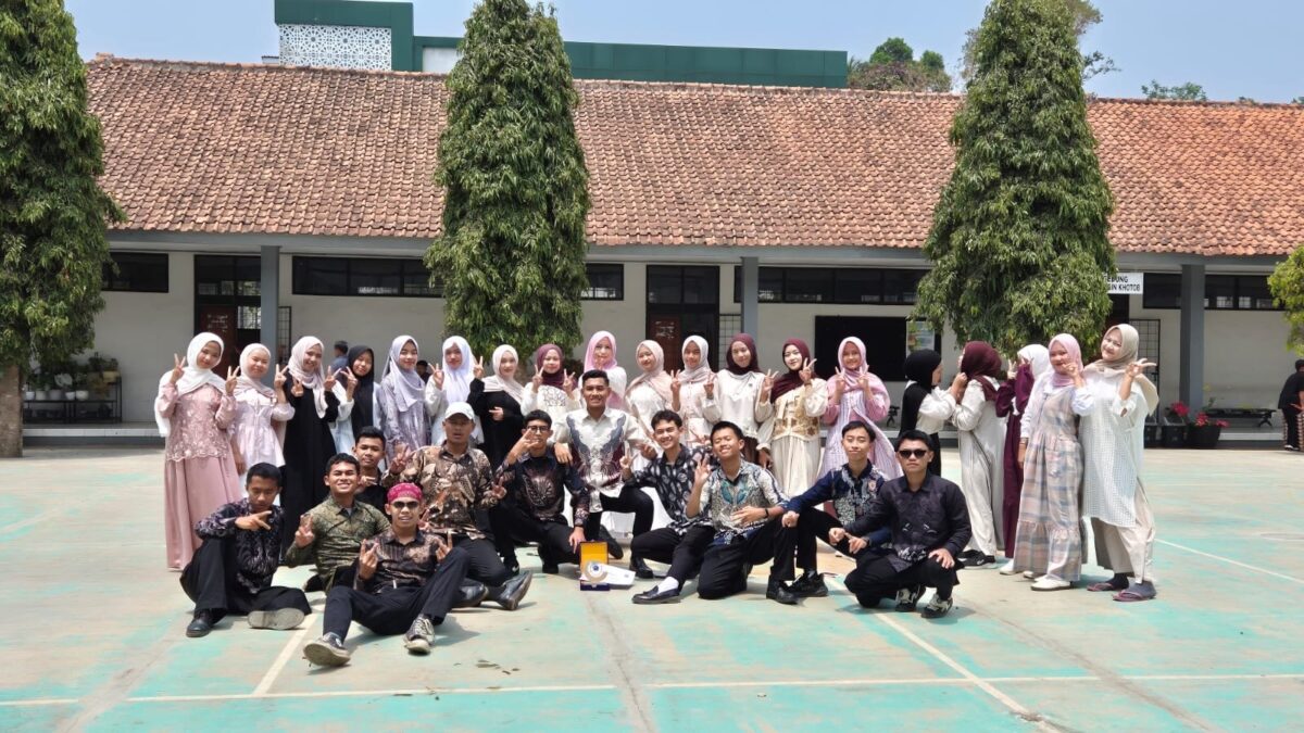 Peringati Maulid Nabi, Siswa XII-2 MAN 1 Majalengka Teladani Akhlak Rasulullah