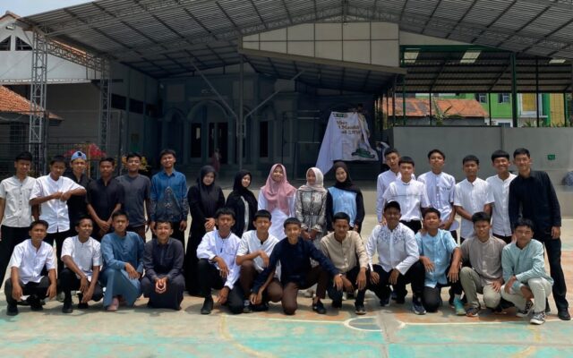 Bentuk Karakter Mulia, Siswa X-13 MAN 1 Majalengka Khidmat Ikuti Maulid Nabi