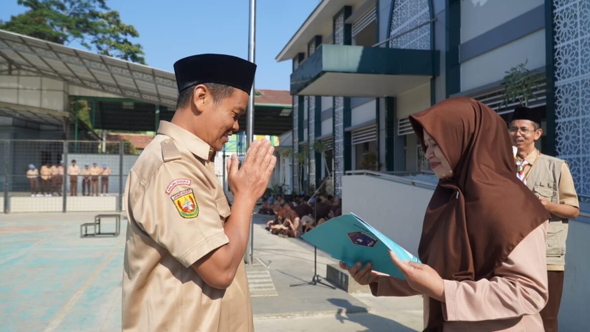Apresiasi Publikasi Pembelajaran, Guru Kimia MAN 1 Majalengka Raih Penghargaan Kontributor