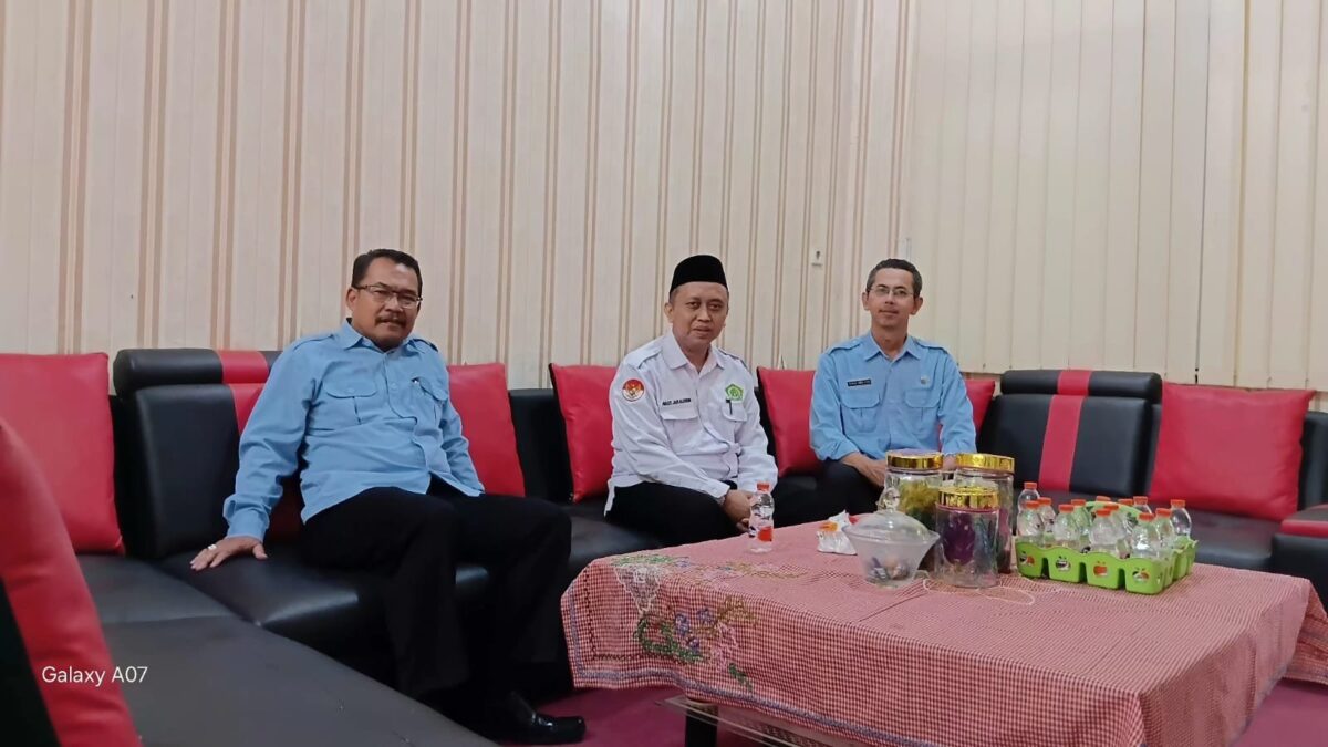 MAN 1 Majalengka Terima Kunjungan Izin Penelitian Mahasiswa Pascasarjana Universitas Islam Bunga Bangsa Cirebon