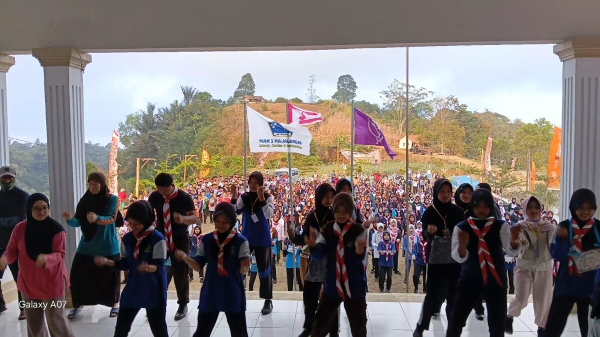 Hangatkan Suasana Bumi Perkemahan, Ratusan Siswa MAN 1 Majalengka Antusias Ikuti Olahraga Pagi