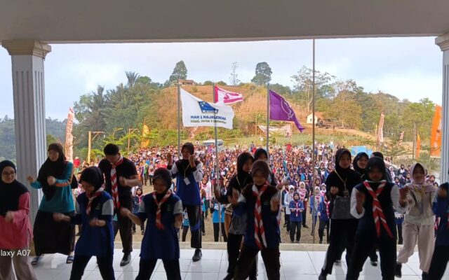 Hangatkan Suasana Bumi Perkemahan, Ratusan Siswa MAN 1 Majalengka Antusias Ikuti Olahraga Pagi