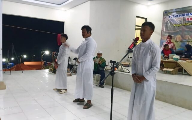 Syarhil Qur’an Siswa X.1 Ramaikan Suasana Perkemahan Ekstrakurikuler Menjelang Isya di Bumi Perkemahan Lebak Barat
