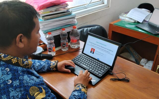 Tingkatkan Kompetensi Digital, Guru MAN 1 Majalengka Ikuti Pelatihan Media Gemini AI