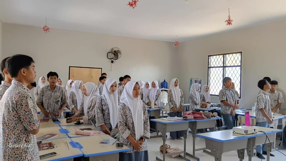 Pupuk Nasionalisme, Siswa MAN 1 Majalengka Hentikan Aktivitas Seraya Nyanyikan Indonesia Raya